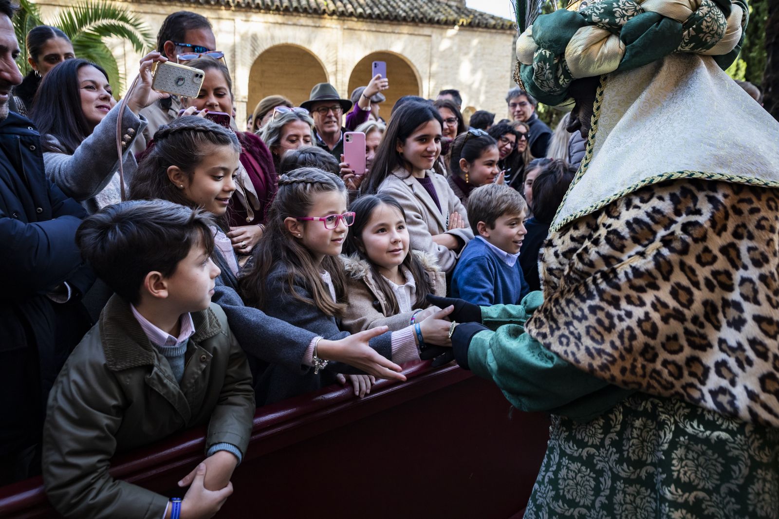 Los Reyes Magos son coronados un año más en el Alcázar de Jerez