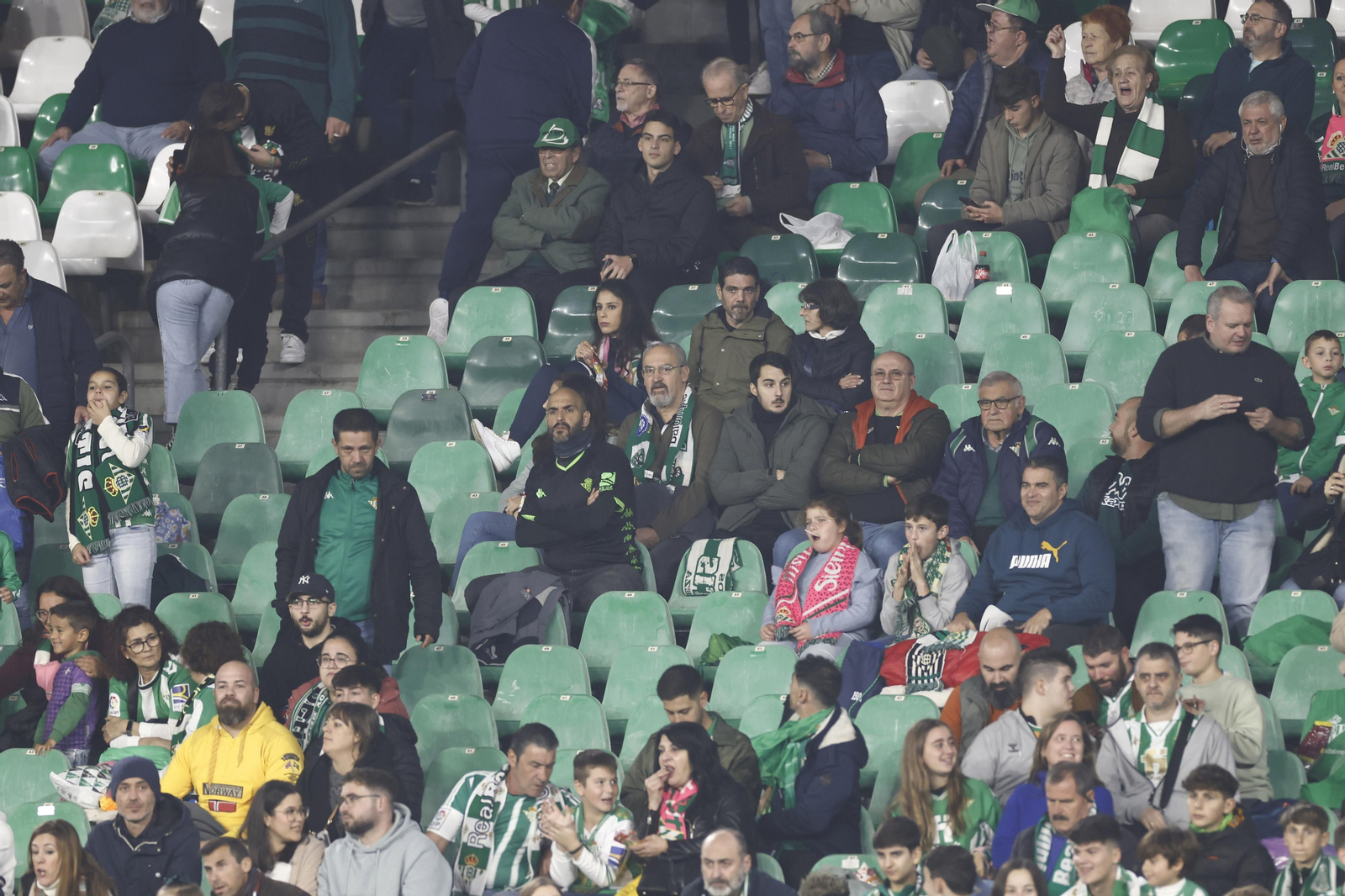 Búscate en las fotos del Betis-Bilbao