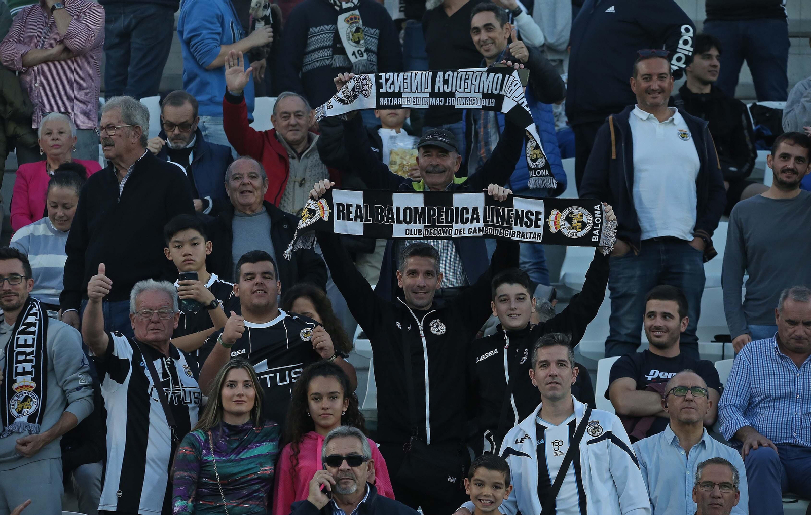Búscate durante el Balona - Sevilla Atlético en el Ciudad de La Línea