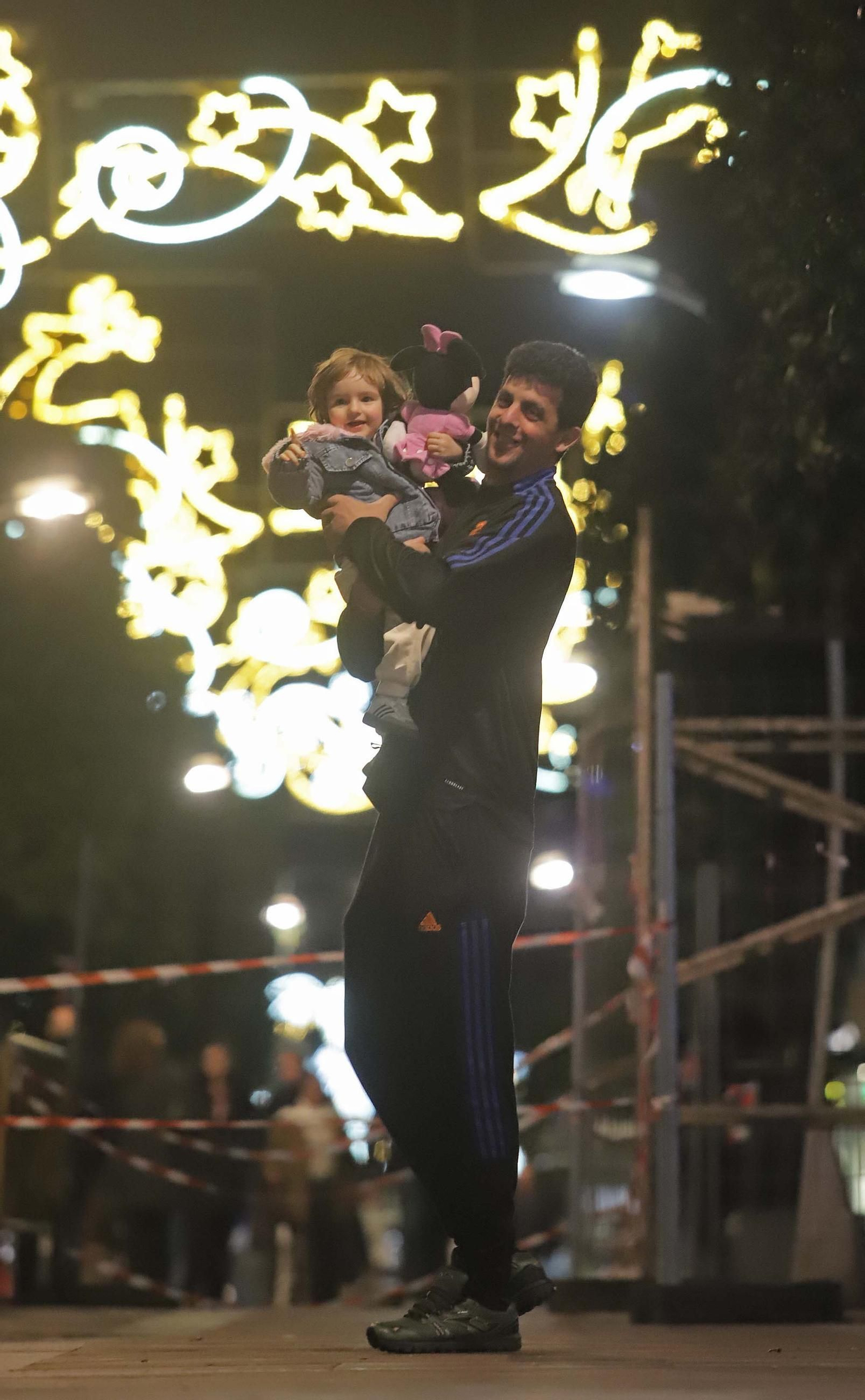Fotos del encendido del alumbrado navideño en Algeciras