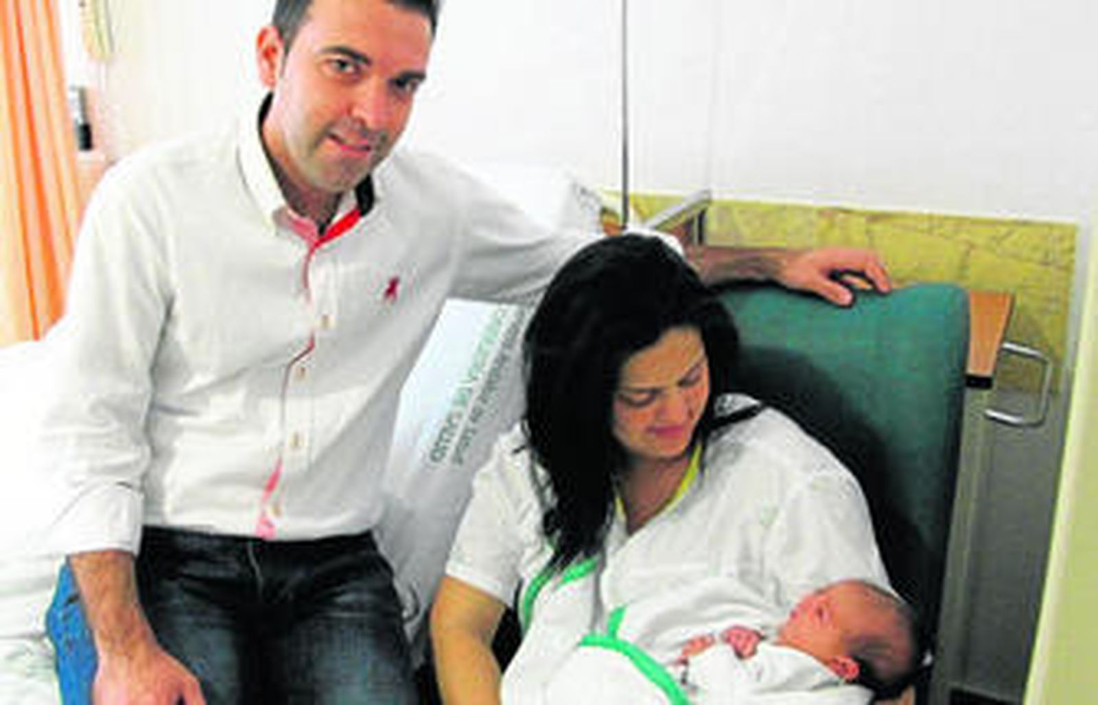 La familia Ridao Segura con la pequeña Daniela.