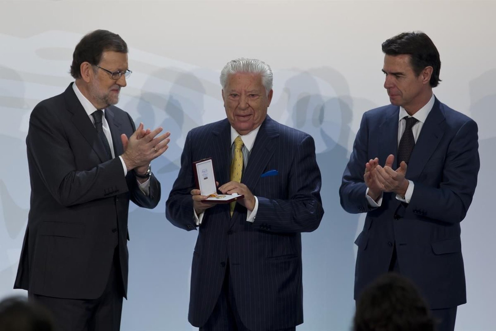 José Luis Martín Lorca, en 2016, recibiendo la Medalla al Mérito Turístico. José Luis Martín Lorca, en 2016, recibiendo la Medalla al Mérito Turístico.