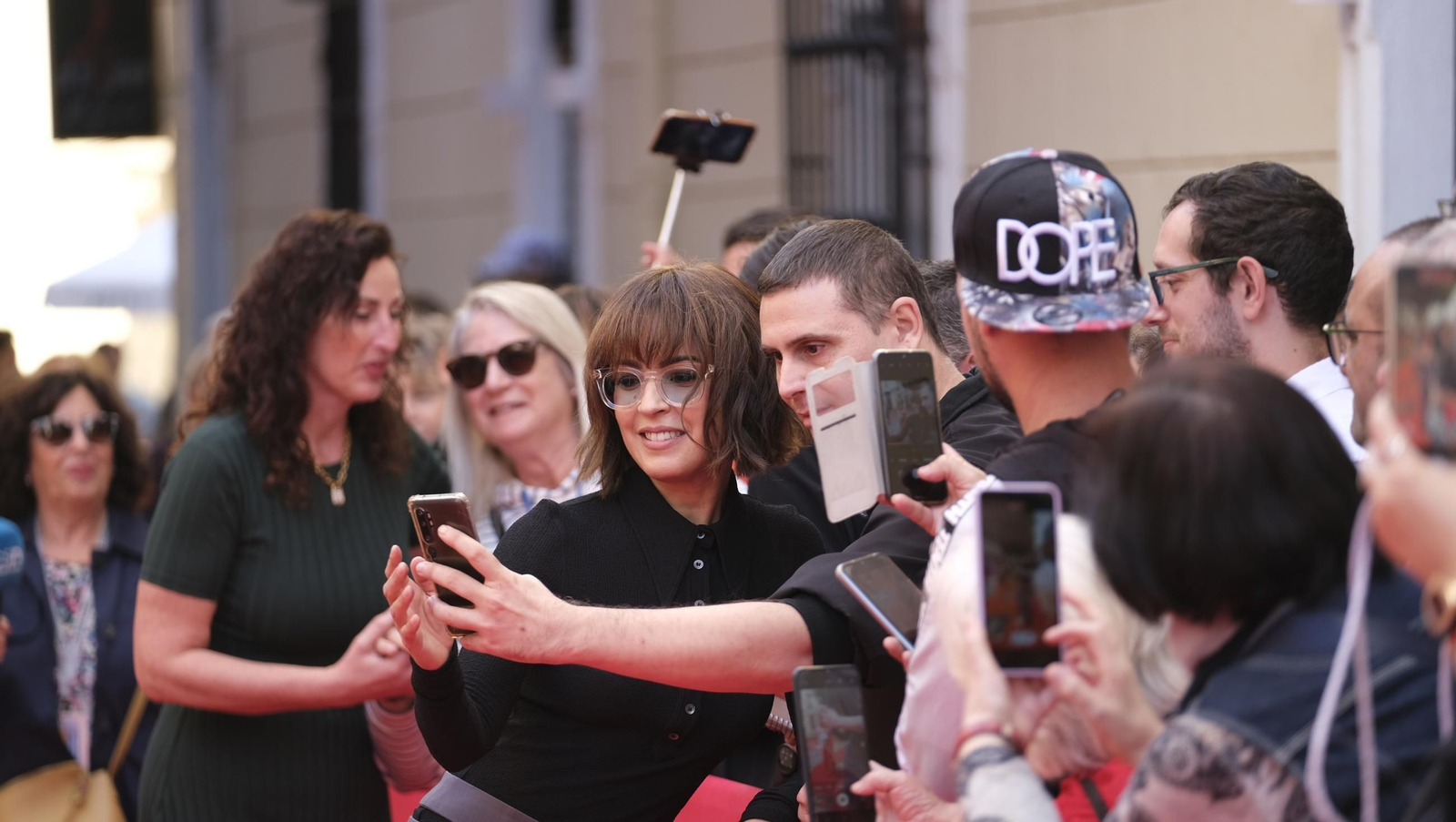Verónica Sánchez, una estrella de FICAL en el Paseo de la Fama de Almería, en imágenes