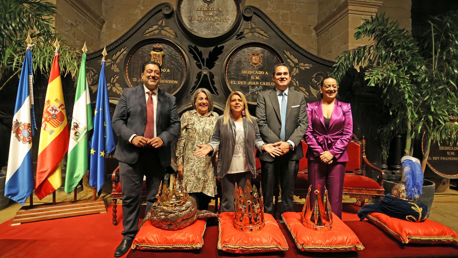Los Reyes Magos de Jerez 2023 reciben sus coronas