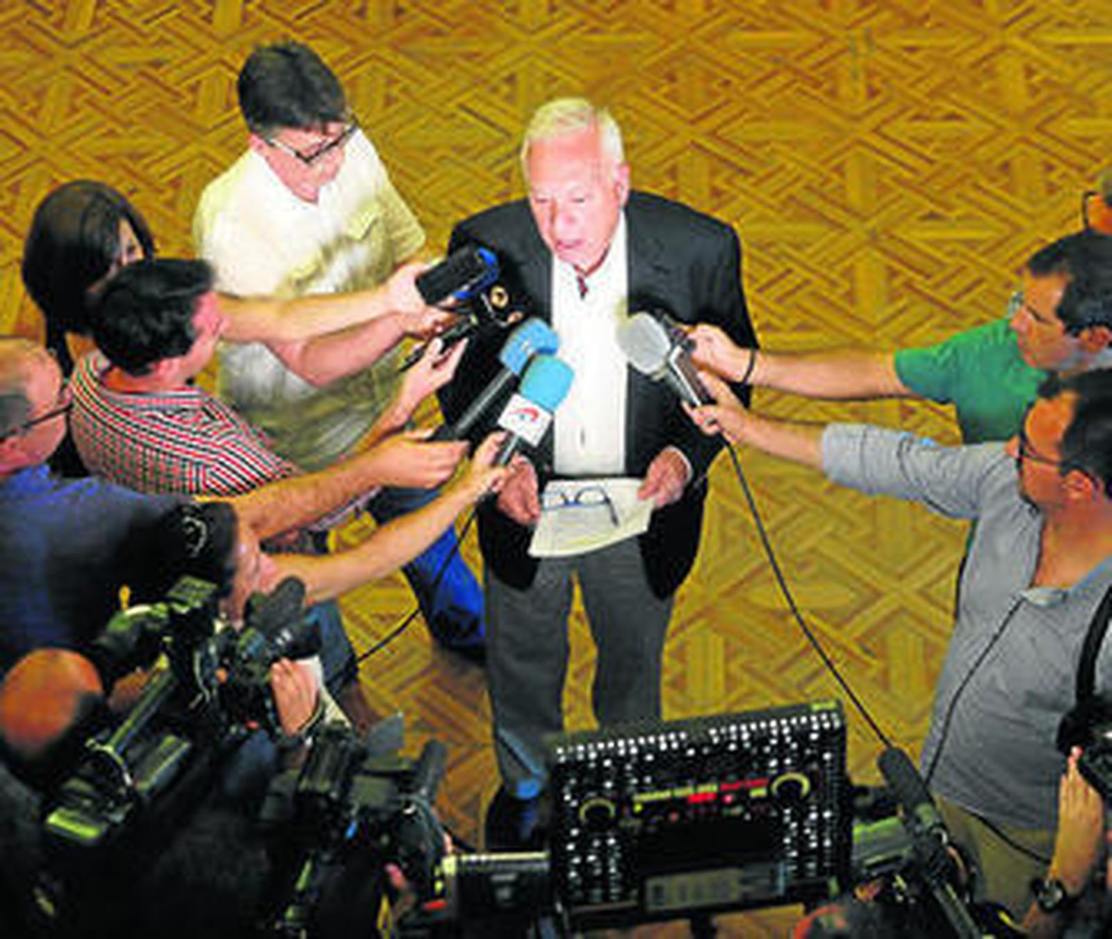 "La bandera de España está más cerca que lejos de Gibraltar"