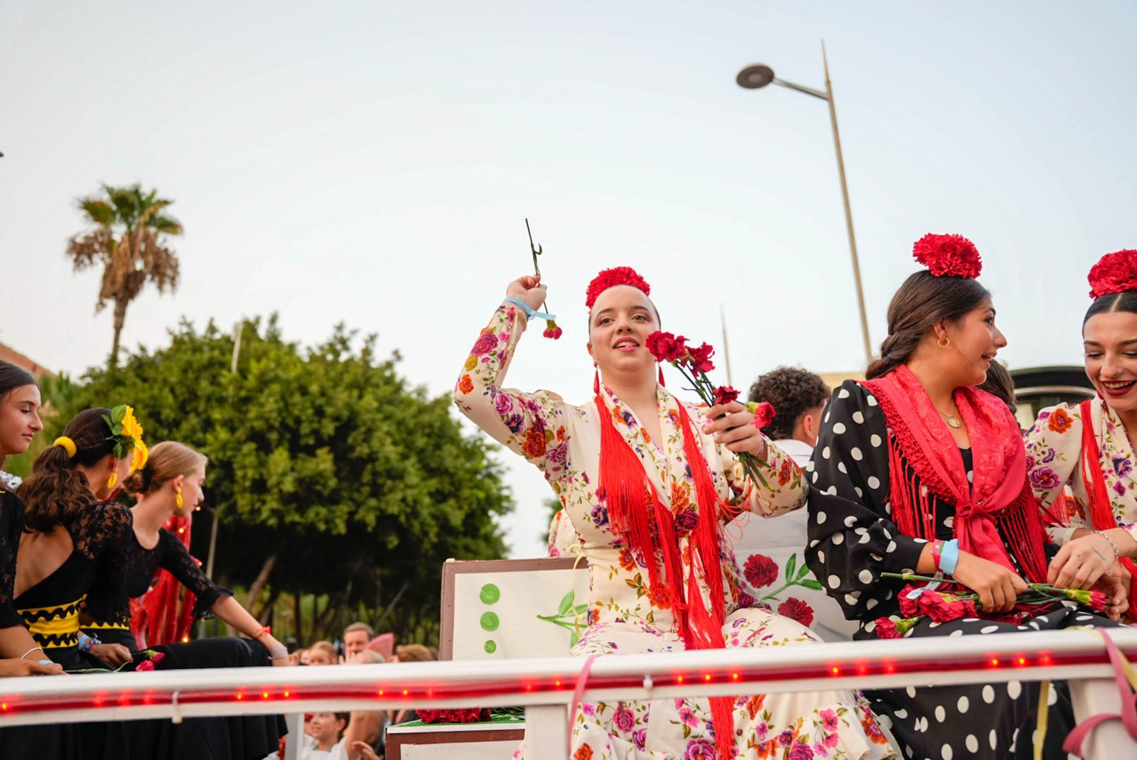 Así se ha vivido la Batalla de Flores en la Feria de Almería