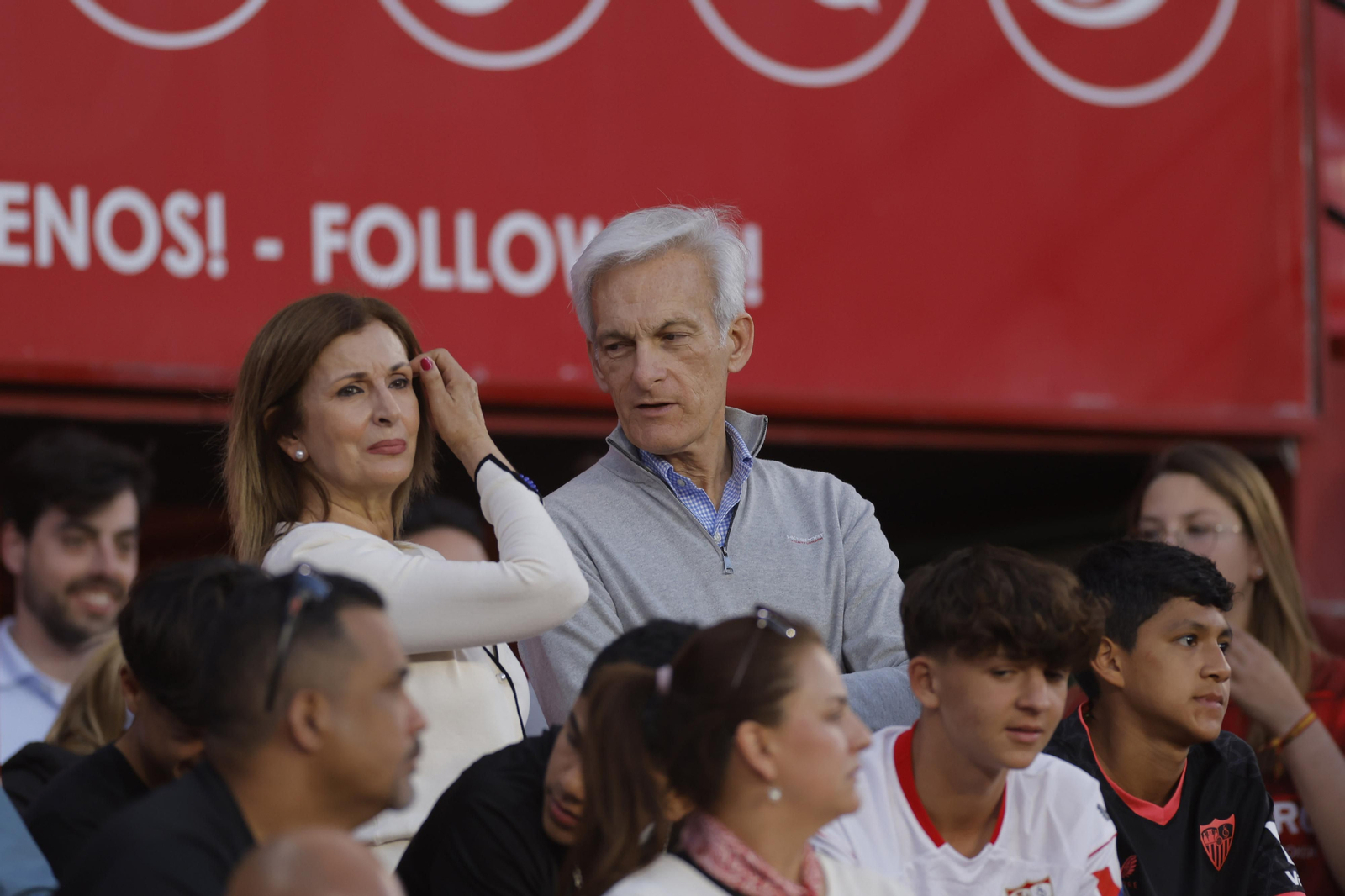 Búscate en las fotos del Sevilla-Celta