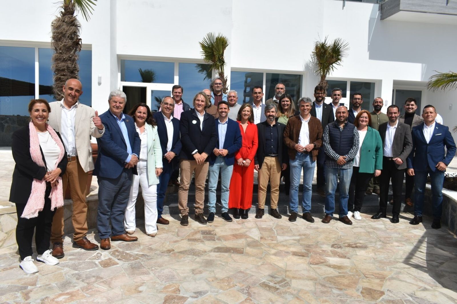 Los candidatos de la coalición de Andaluces Levantaos en Cádiz esta mañana.