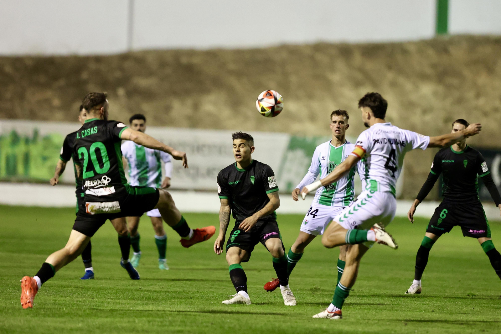 Las mejores fotos del ambiente en El Maulí para el Antequera - Córdoba CF