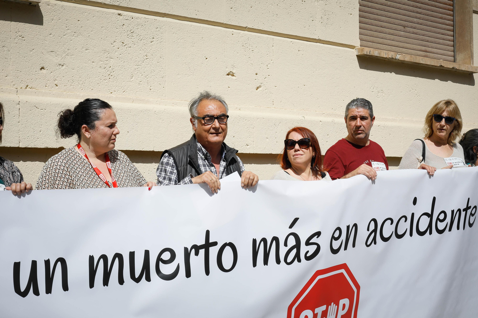 Imágenes de la concentración por muerte de un trabajador en accidente laboral