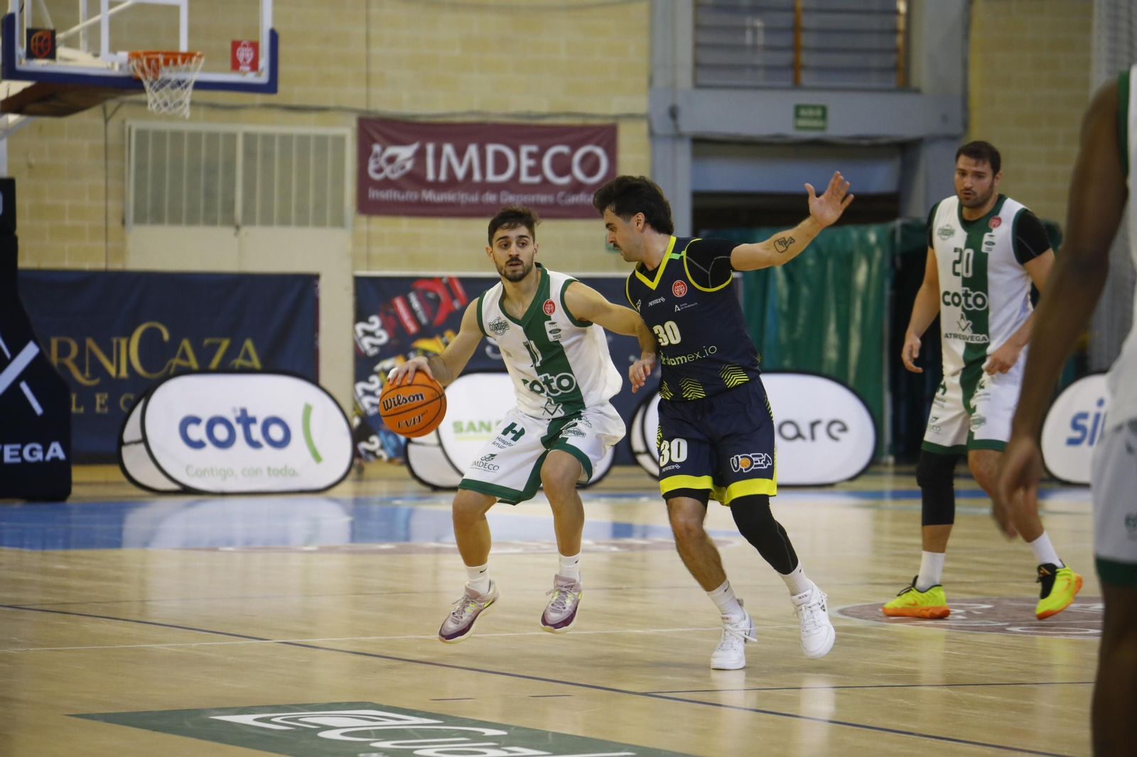 Las mejores fotos del ambiente en Vista Alegre para el Coto Córdoba - UDEA Algeciras