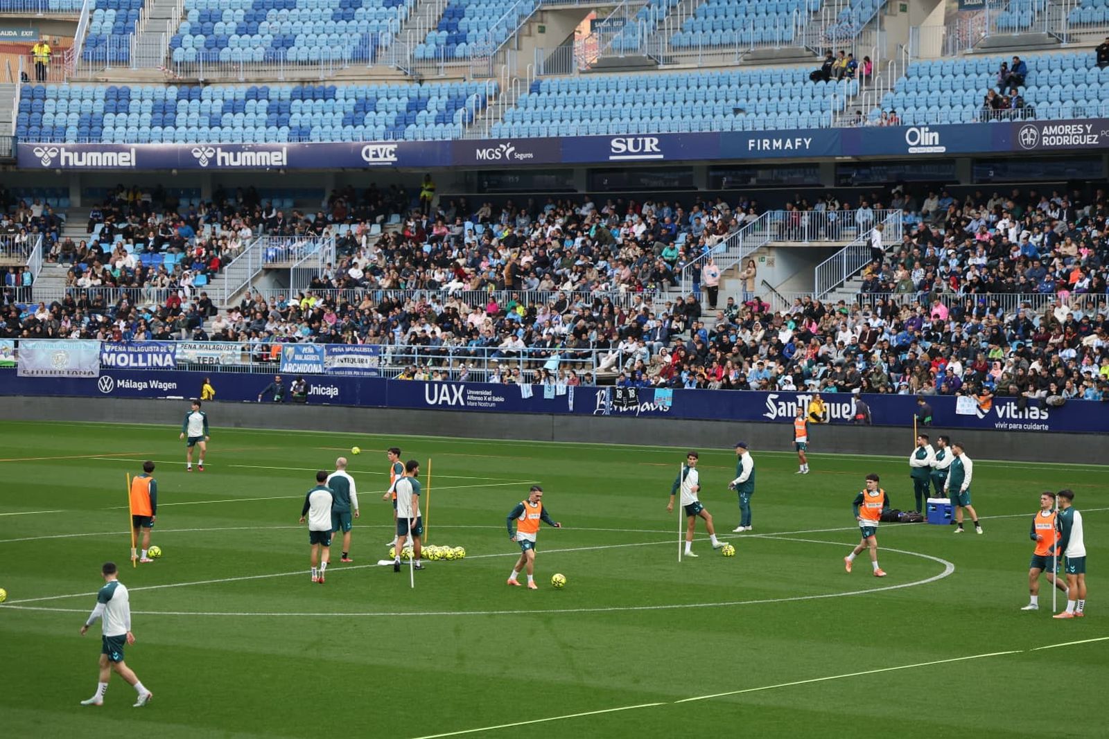 Búscate en las fotos del entrenamiento del Málaga CF en La Rosaleda