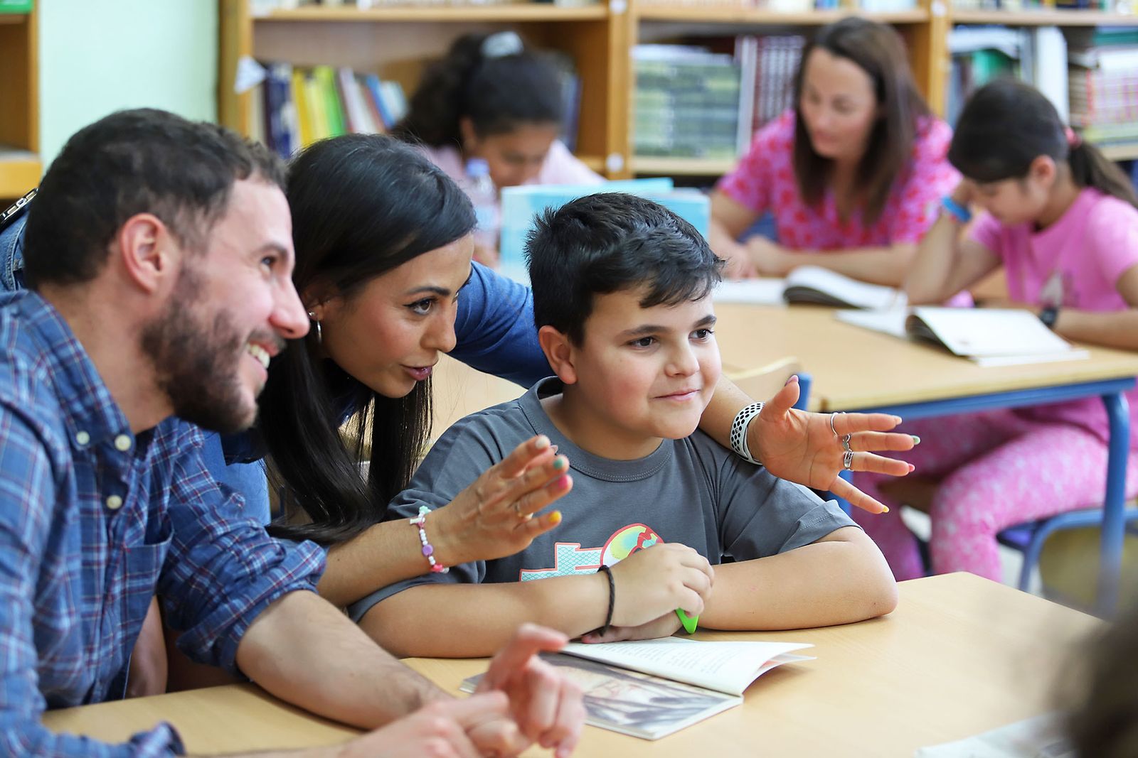 Imágenes de la visita a una sesión Lecxit en el CEIP Arias Montano