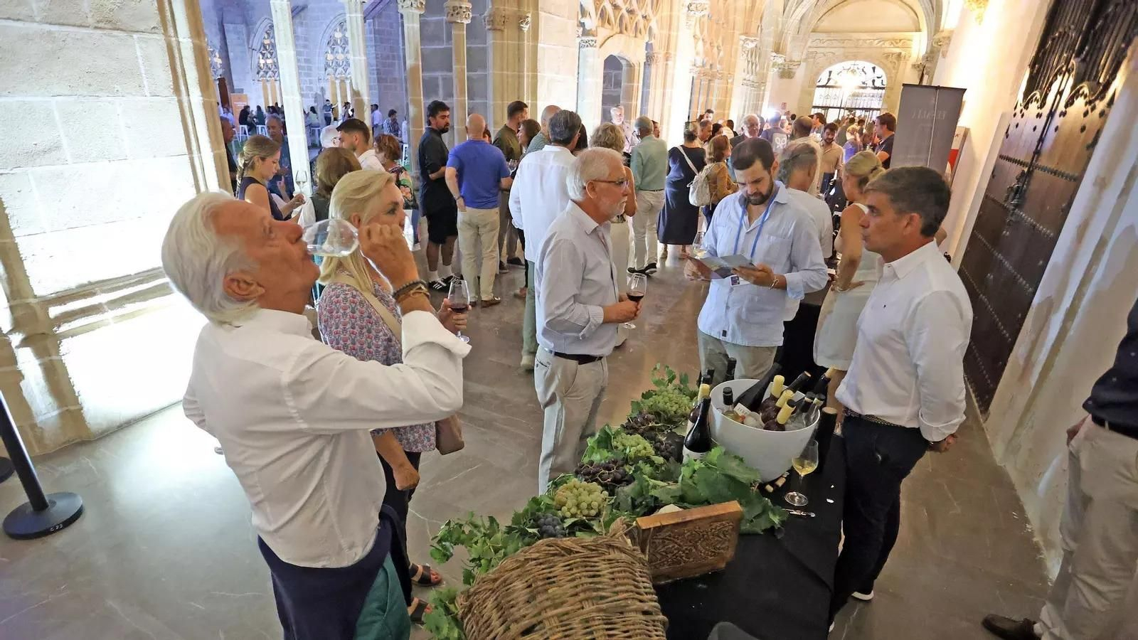 Muestra 'Entre vinos tintos y blancos' de las Fiestas de la Vendimia de Jerez que reúne a muchos de los 'vinos de pasto' que se elaboran en el Marco.