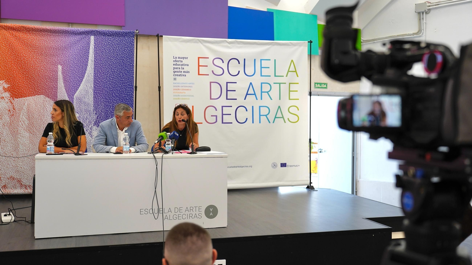 Fotos de la presentación de la campaña de abonados del Algeciras C.F en la Escuela de Arte de Algeciras