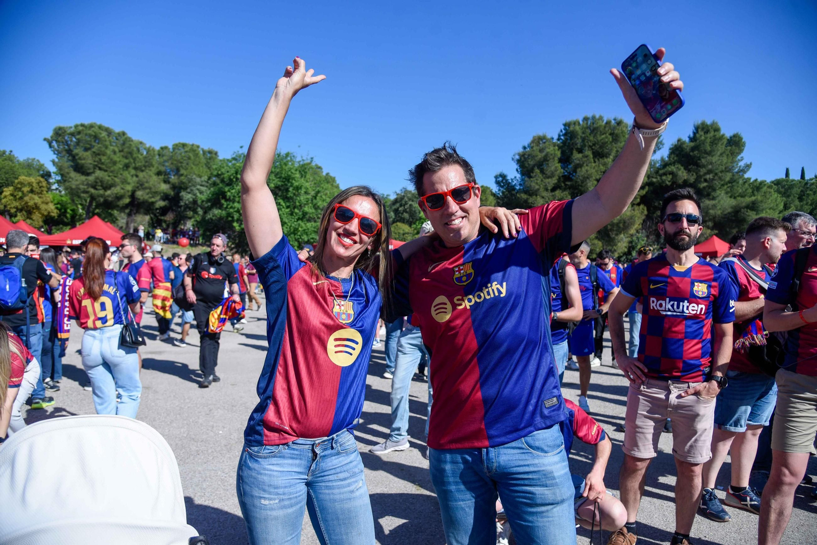 Ambiente en la Fan Zone del Barcelona