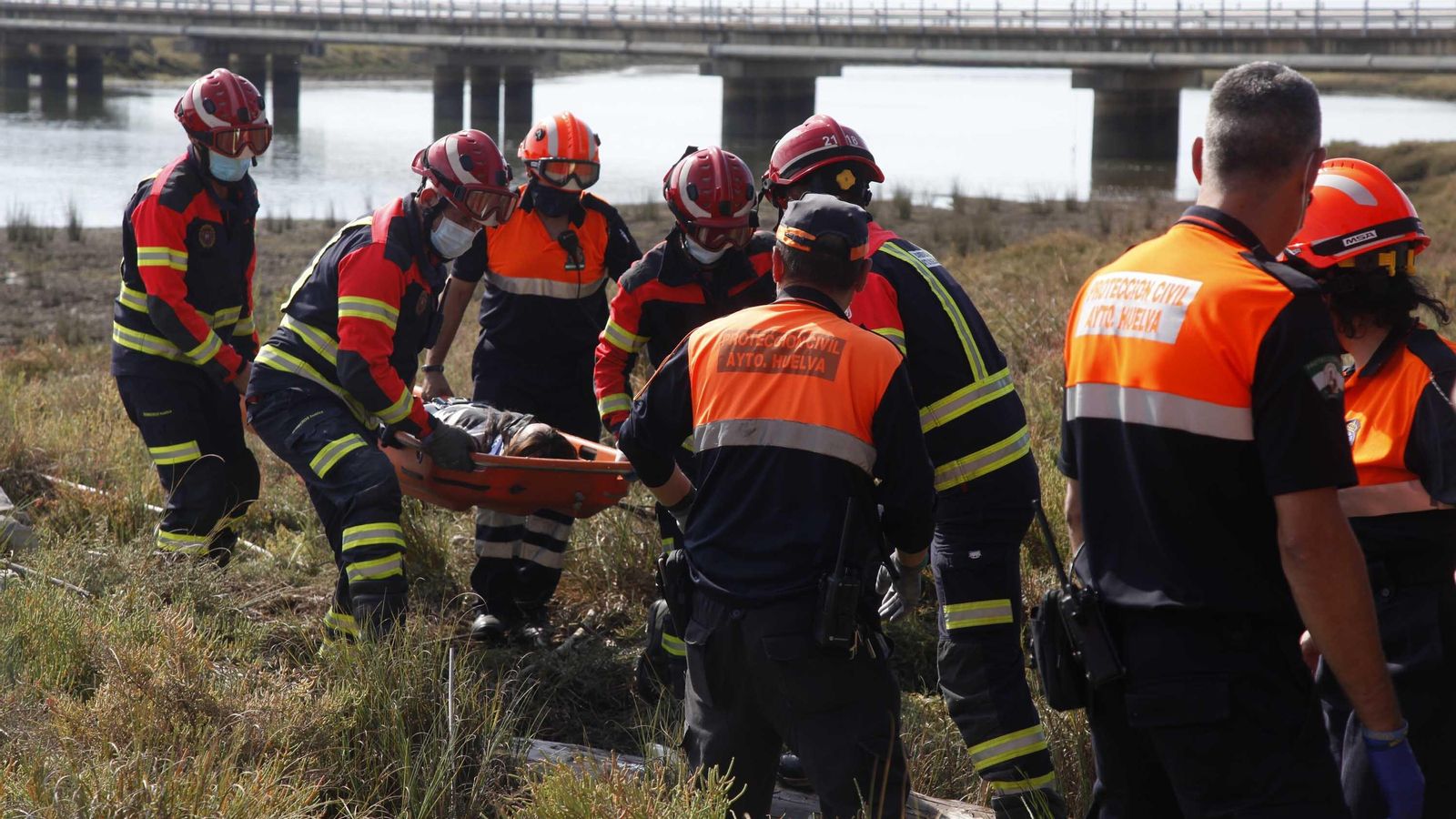Rescate de una persona herida en Marismas del Odiel