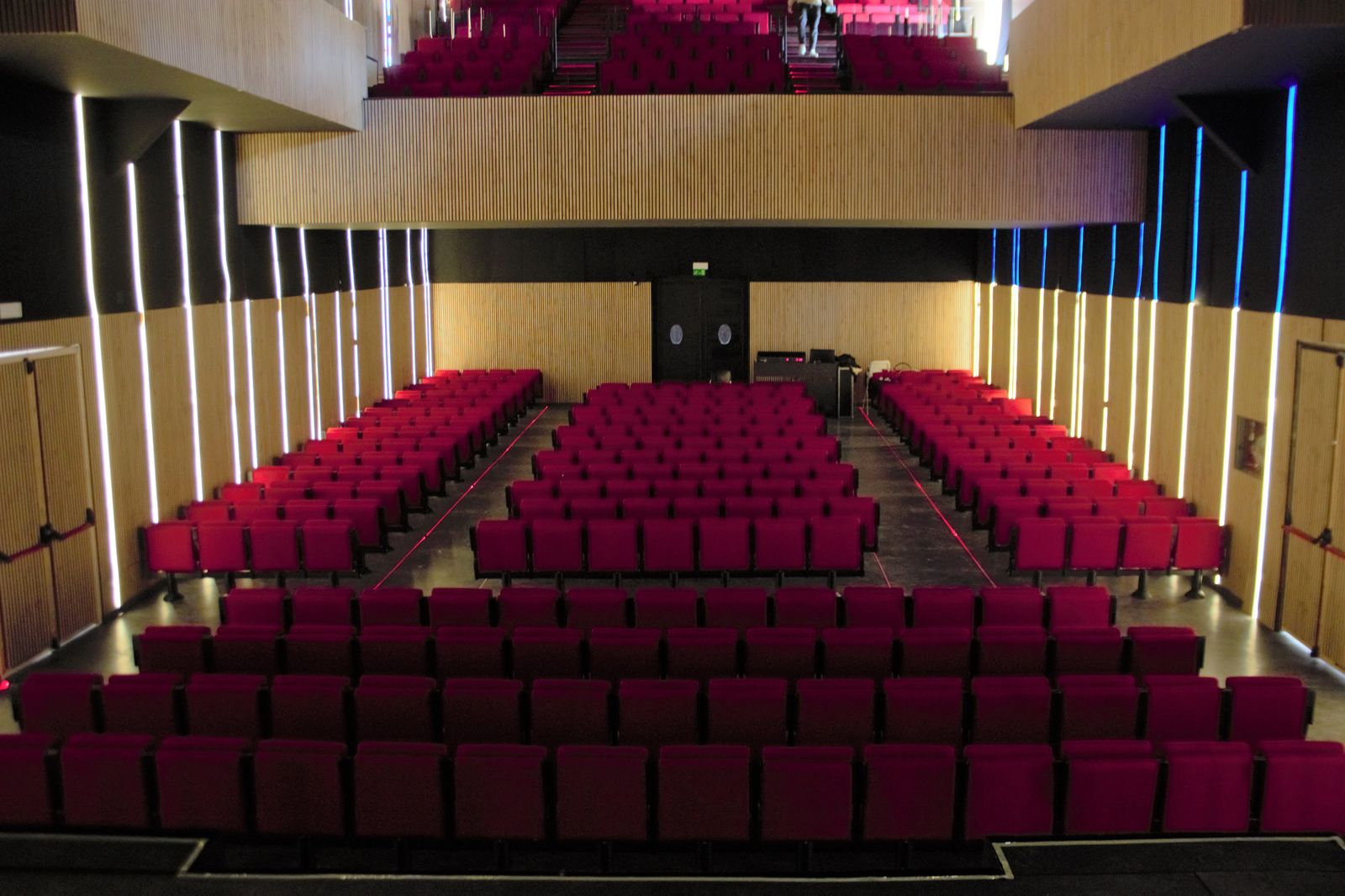 Patio de butacas reformado del Teatro Triana.