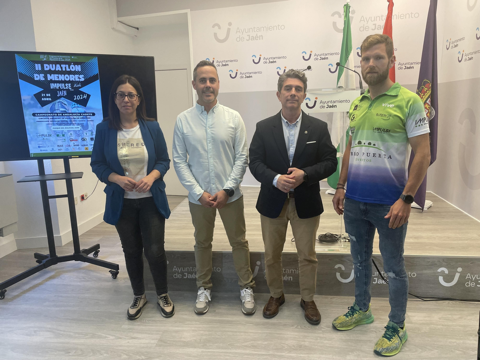 África Colomo,  Juan Manuel Lara, José María Álvarez y Quico García, en la presentación del II Duatlón de menores.