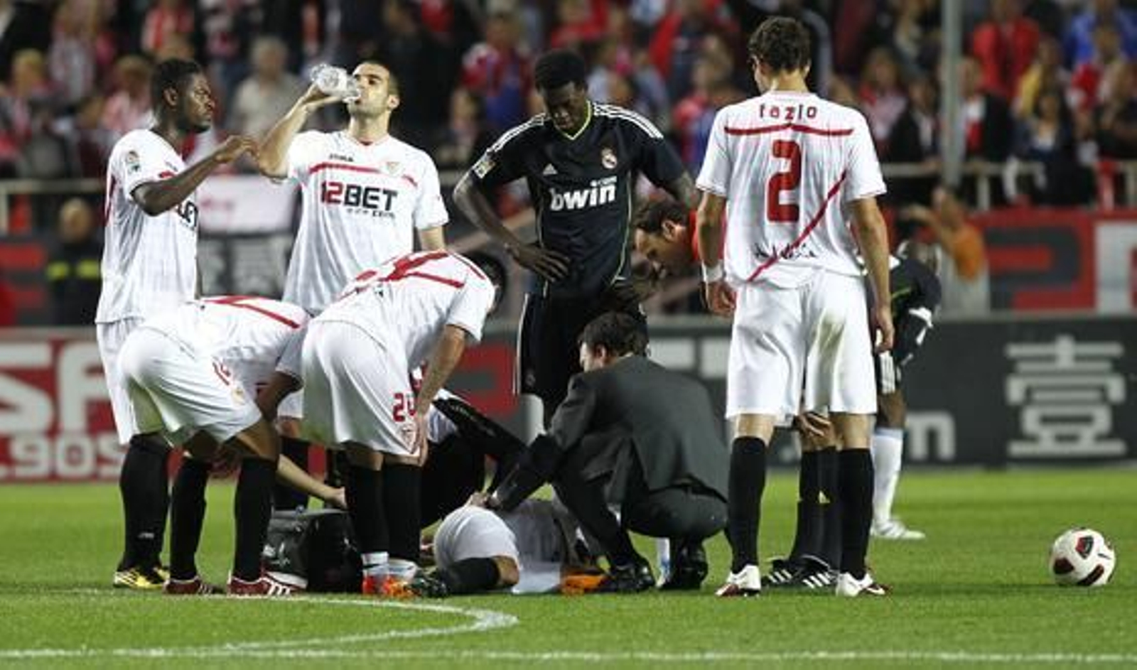 El Sevilla cae estrepitosamente ante el Real Madrid en el Sánchez Pizjuán (2-6). / Antonio Pizarro