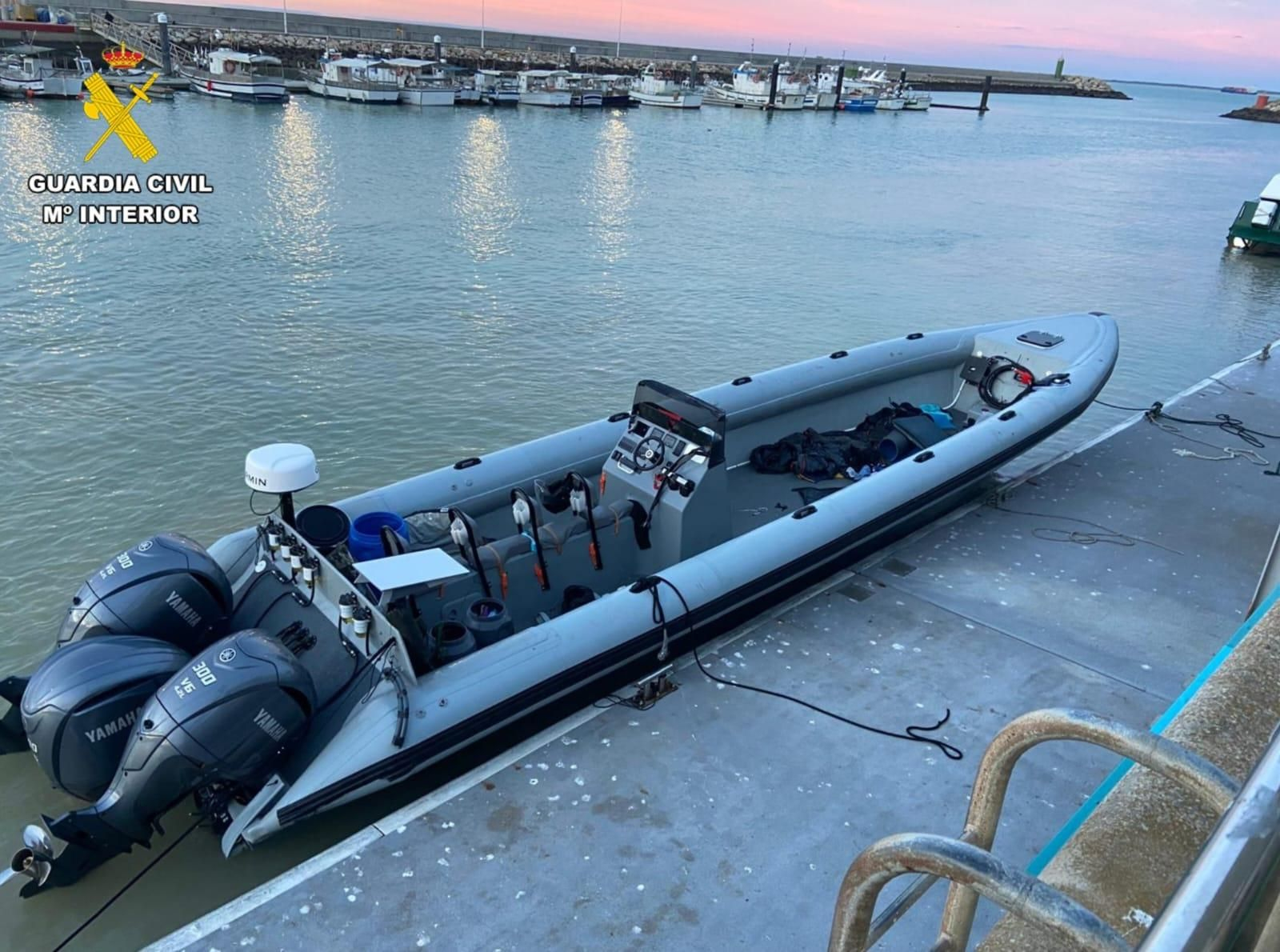 Embarcación interceptada por la Guardia Civil