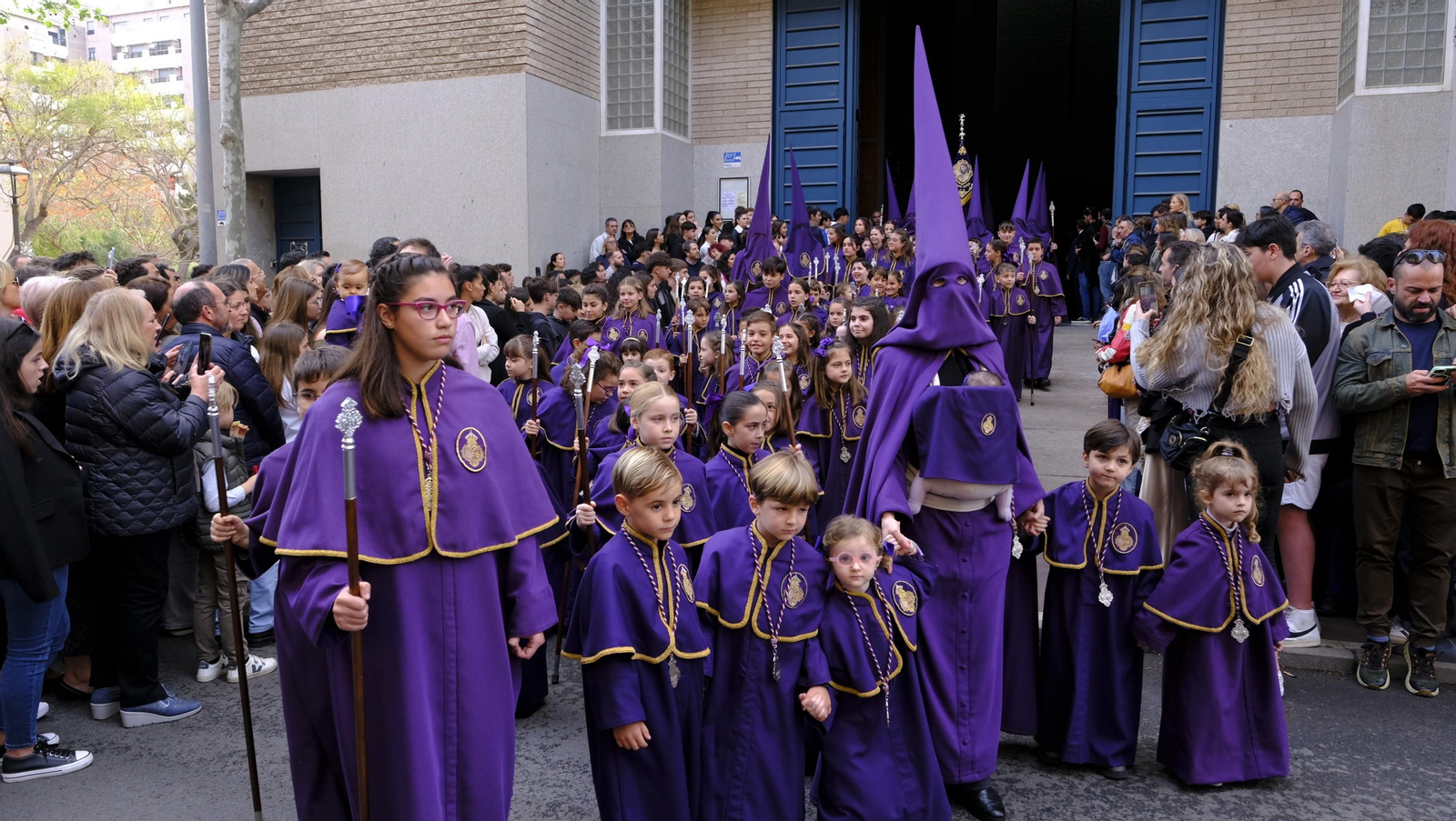 Pasión vuelve a su Iglesia de Santa Teresa azotada por la lluvia
