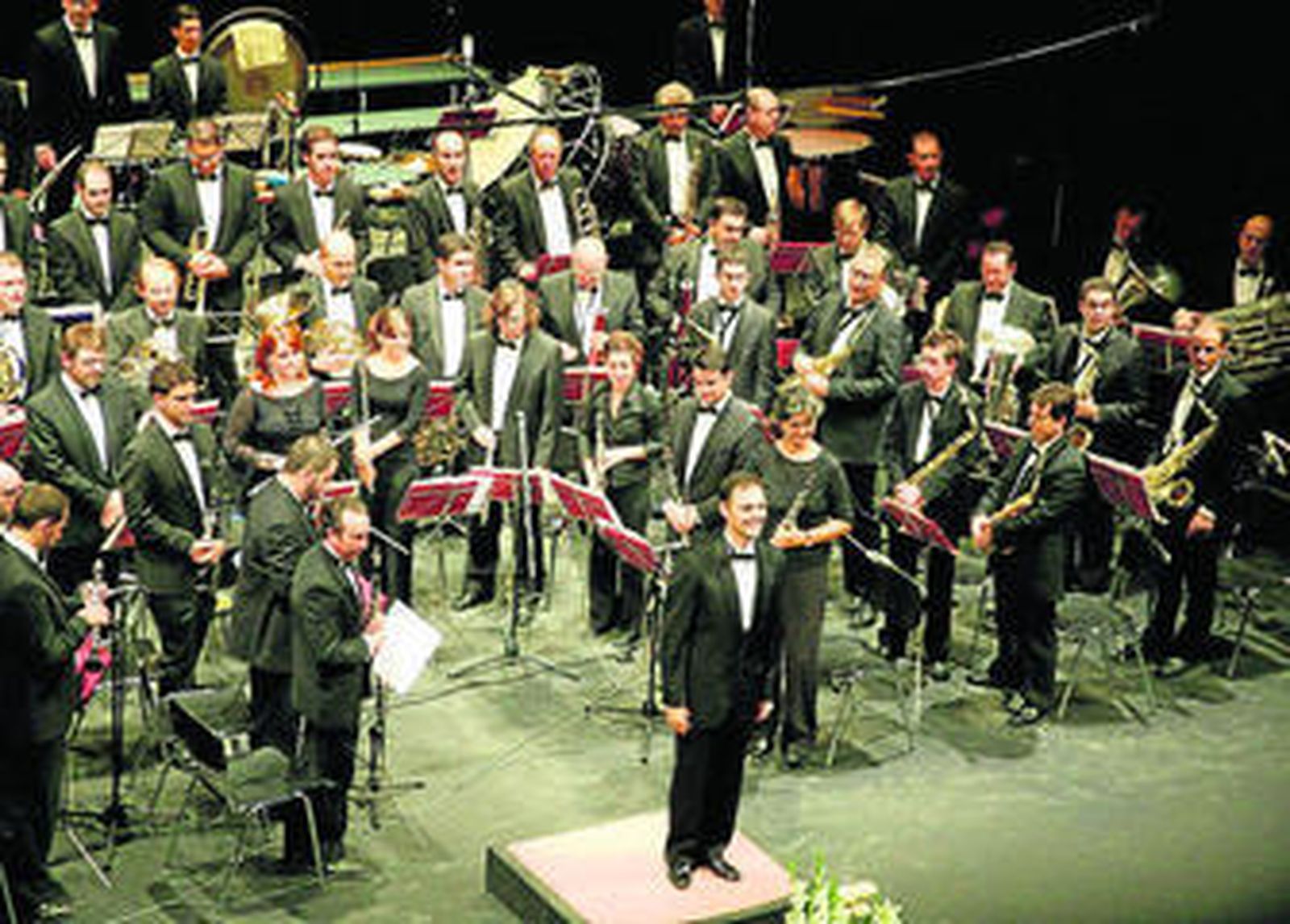 La Banda Sinfónica Municipal, con su director a la cabeza.