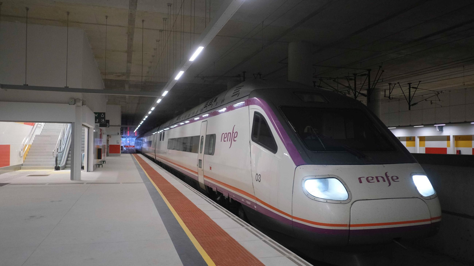 AVE en la estación de Antequera.