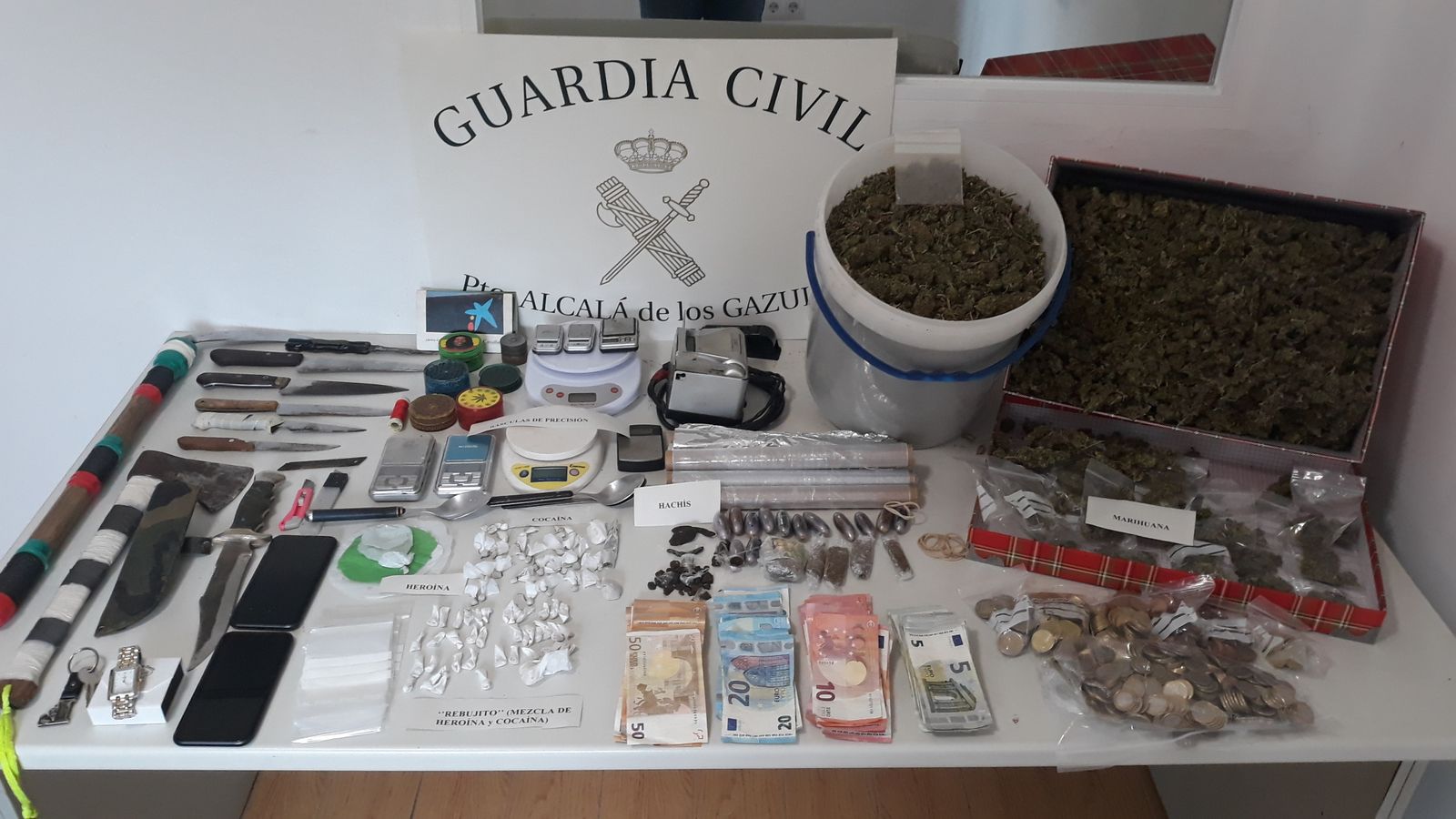 Droga que le fue incautada a los detenidos.