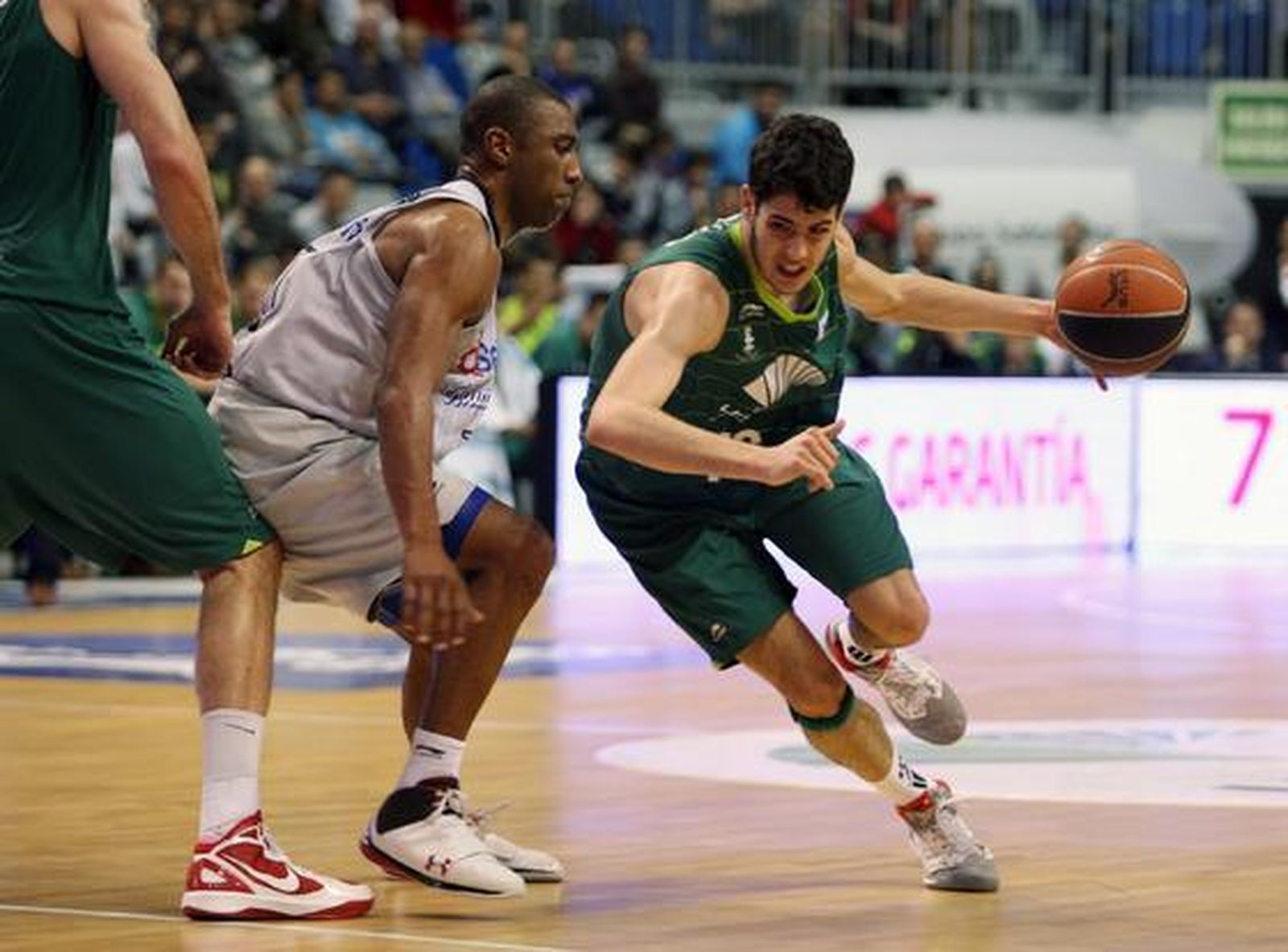 El Estudiantes precipita el desastre en el Martín Carpena (67-74)  Foto: ACB Photo