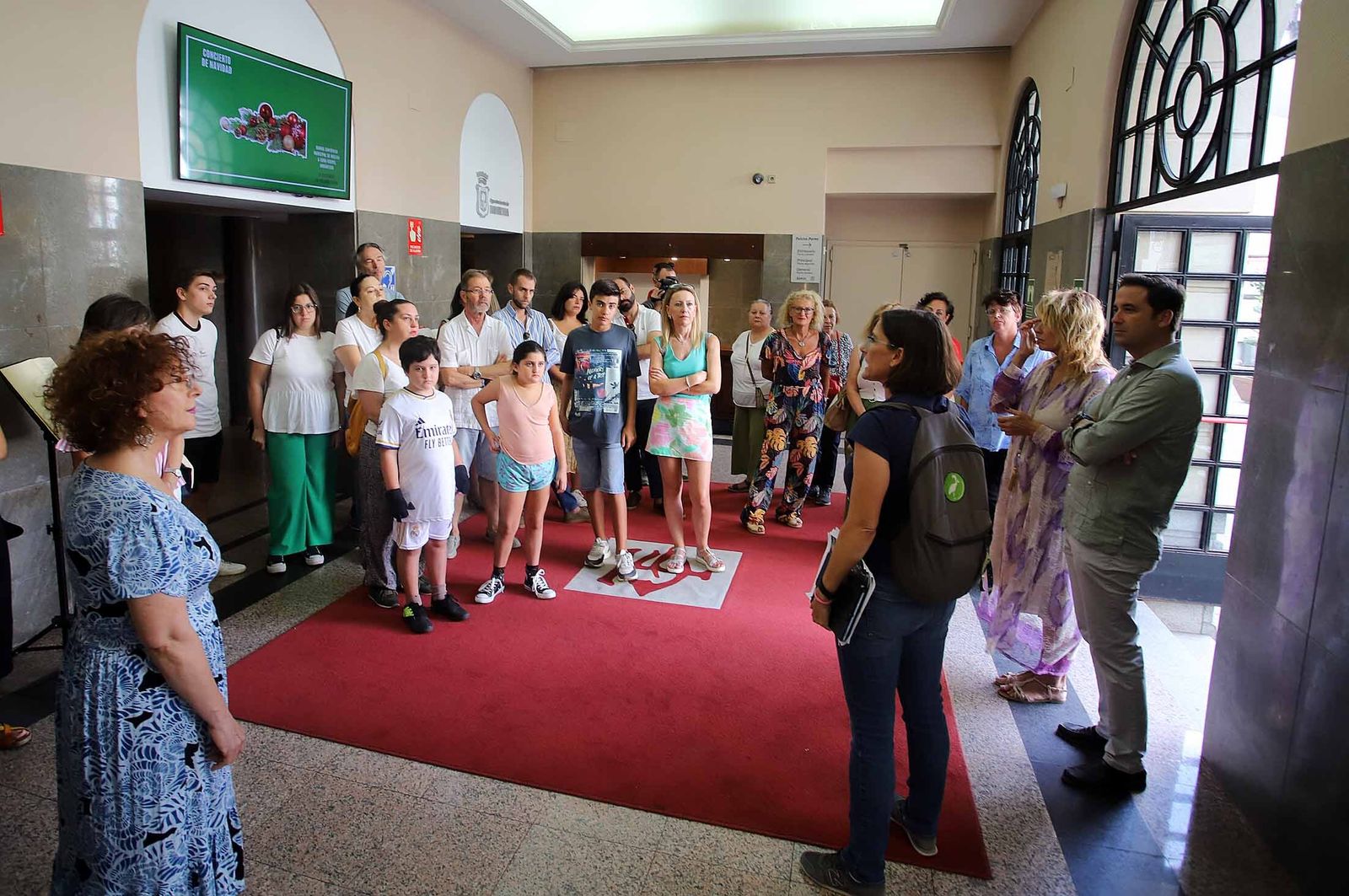 Imágenes de la visita guiada al Gran Teatro de Huelva por su 100 aniversario