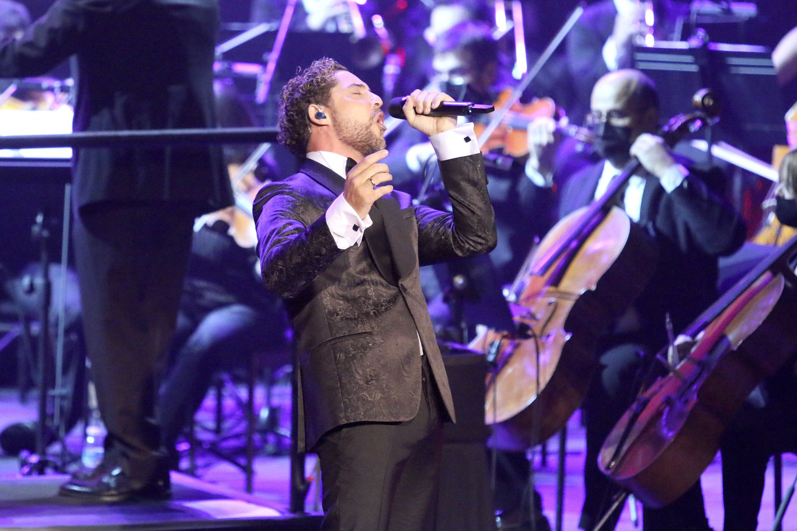 Fotogalería del concierto 'David Bisbal Filarmónico by Cosentino'