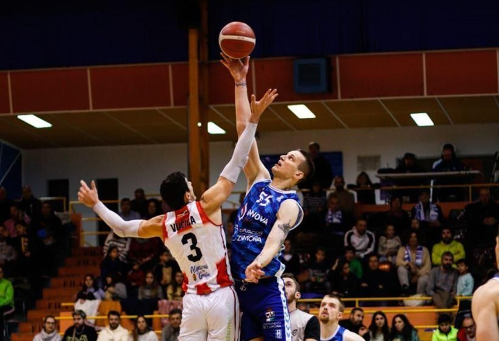 Vucica, en el salto inicial ante Zamora.