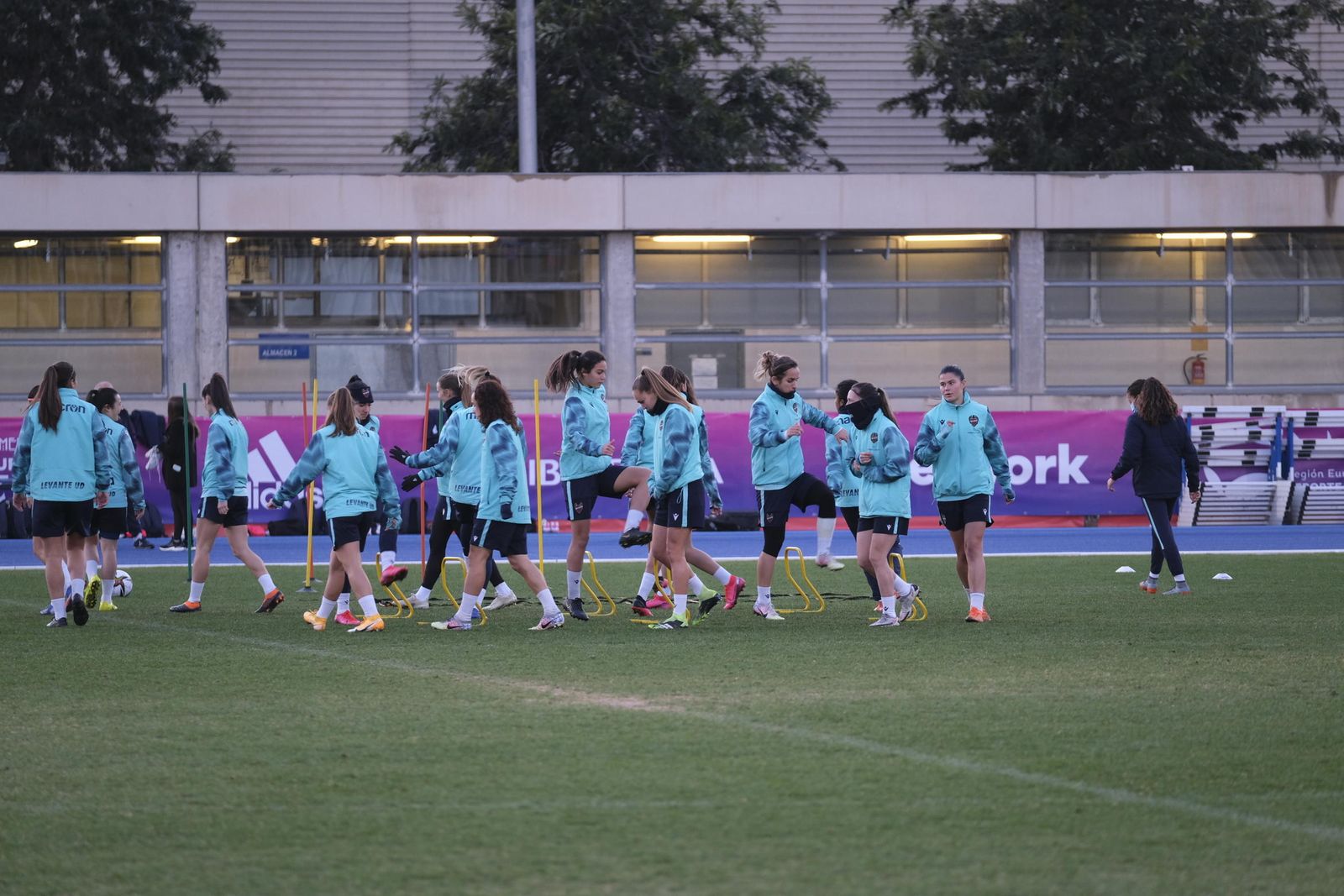 Entrenamiento de ayer del Levante en el anexo.