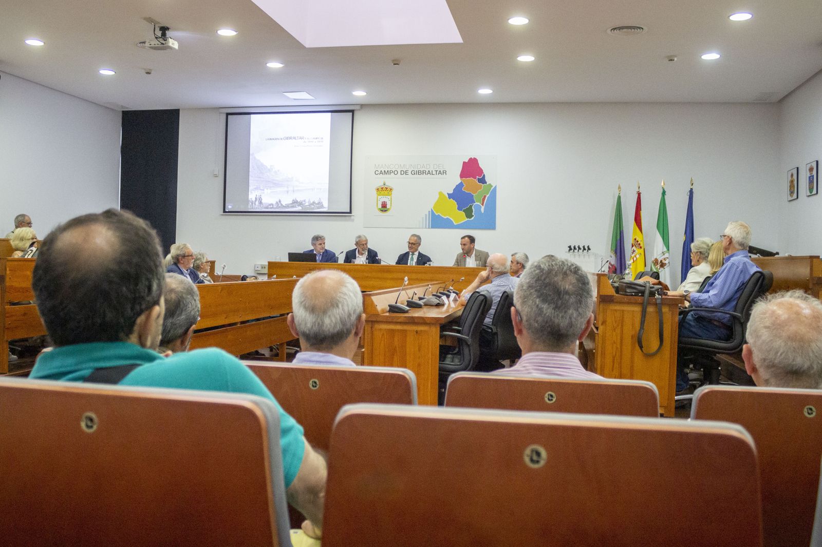 Fotos de la presentación del libro 'La imagen de Gibraltar y su Campo (II). De 1800 a 1850'.