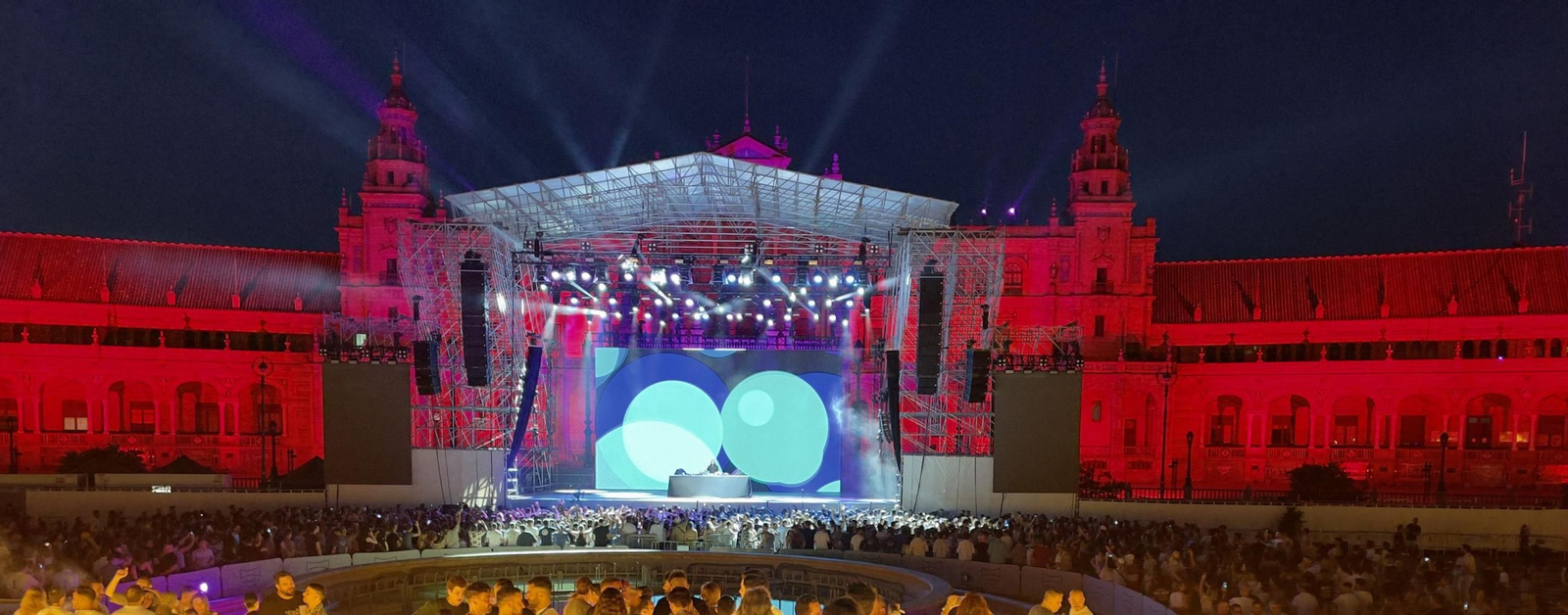 Uno de los conciertos de Icónica en la Plaza de España.