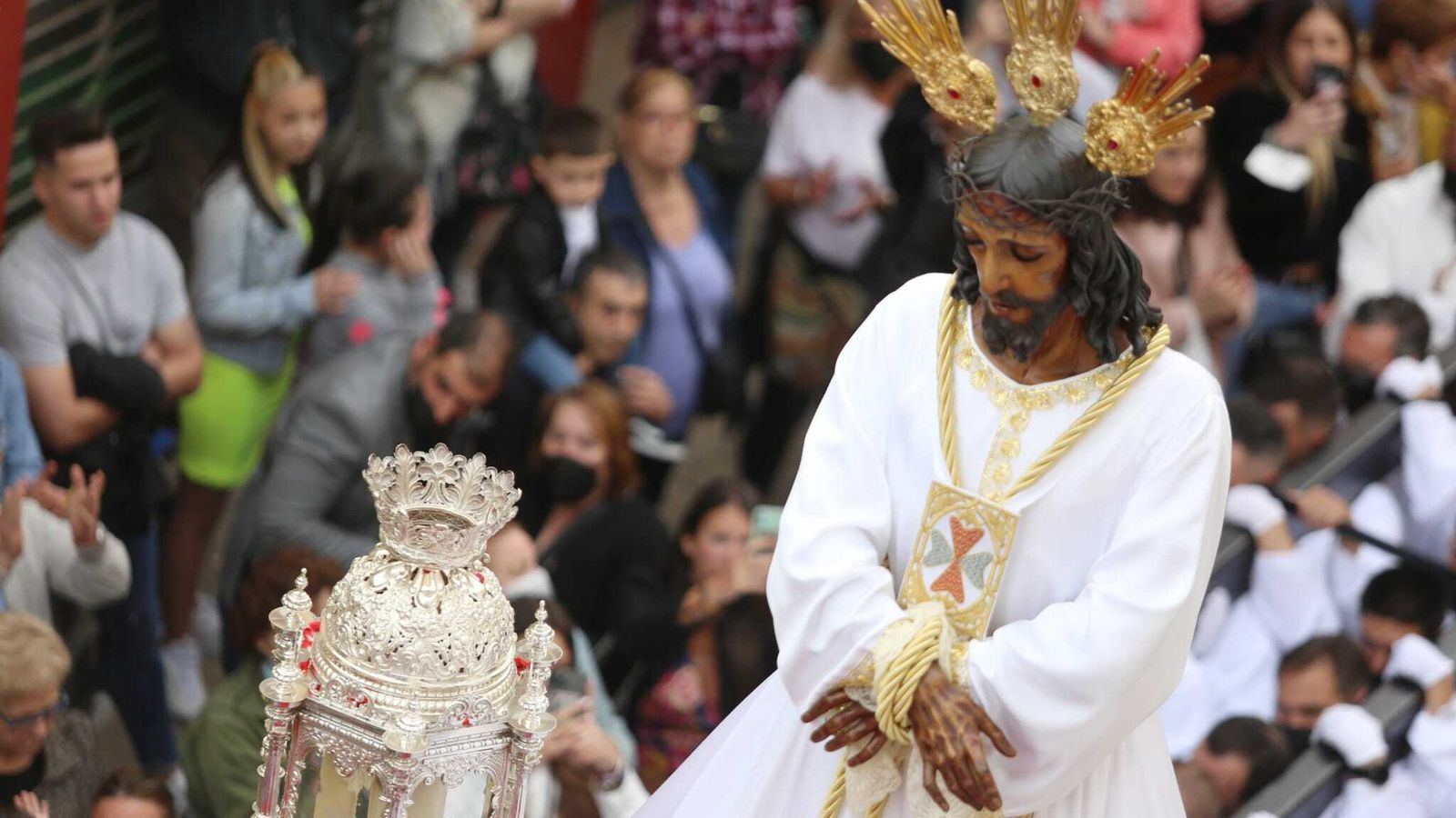 Nuestro Padre Jesús Cautivo, discurriendo por el barrio de la Trinidad
