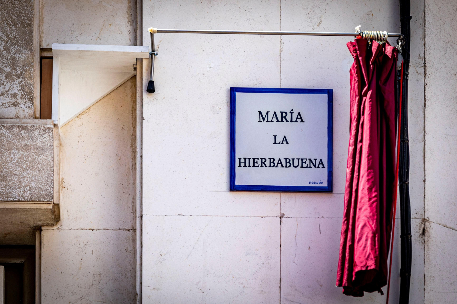 En imágenes: Un bonito homenaje para inaugurar la calle María la Hierbabuena en Cádiz