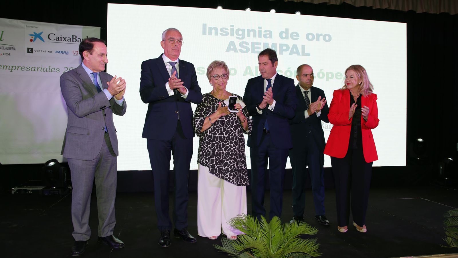 Rosario Alarcón (Insignia de Oro de Asempal).