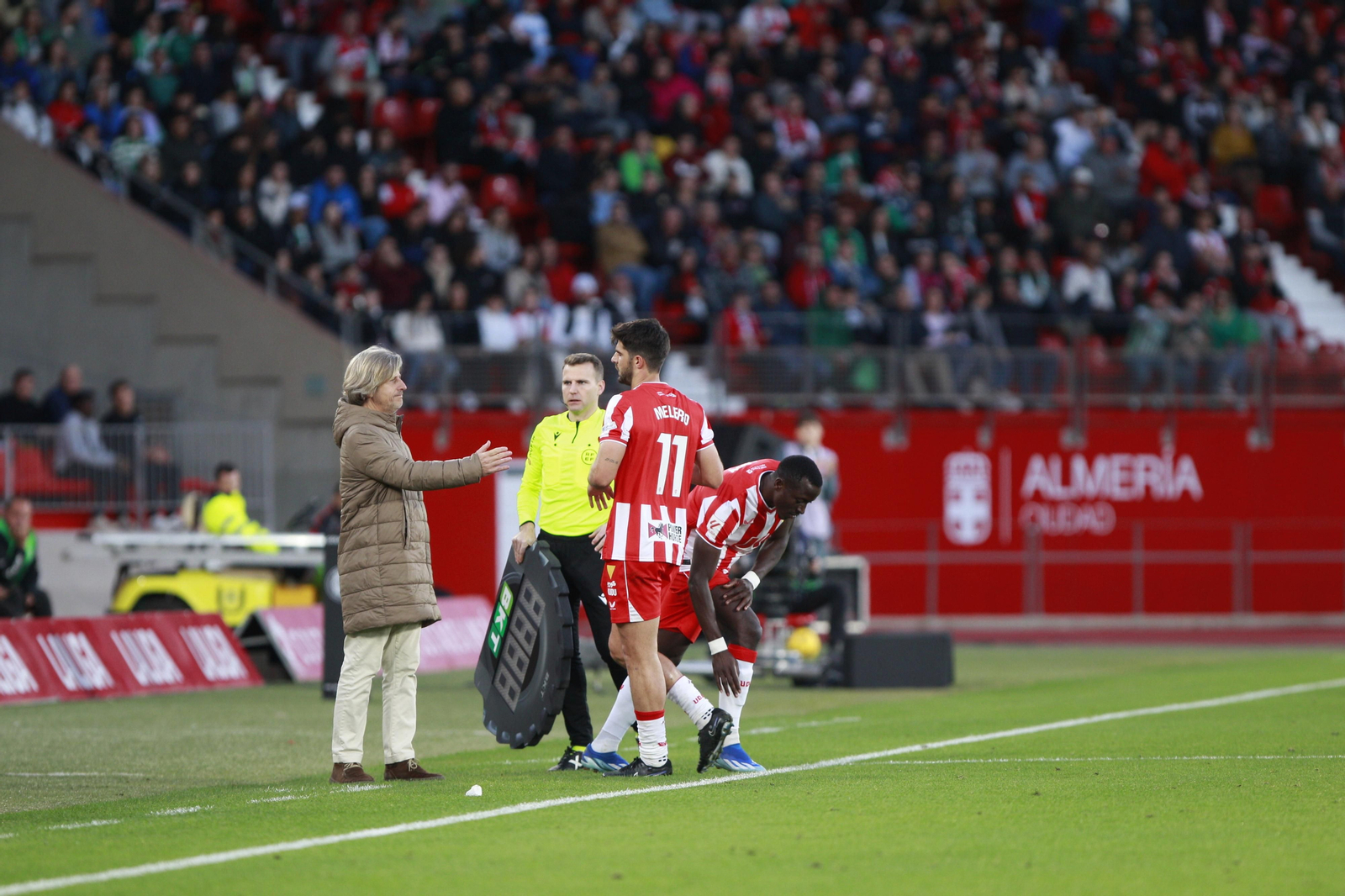 Imágenes del partido de fútbol U.D. Almería-Real Betis Balompié