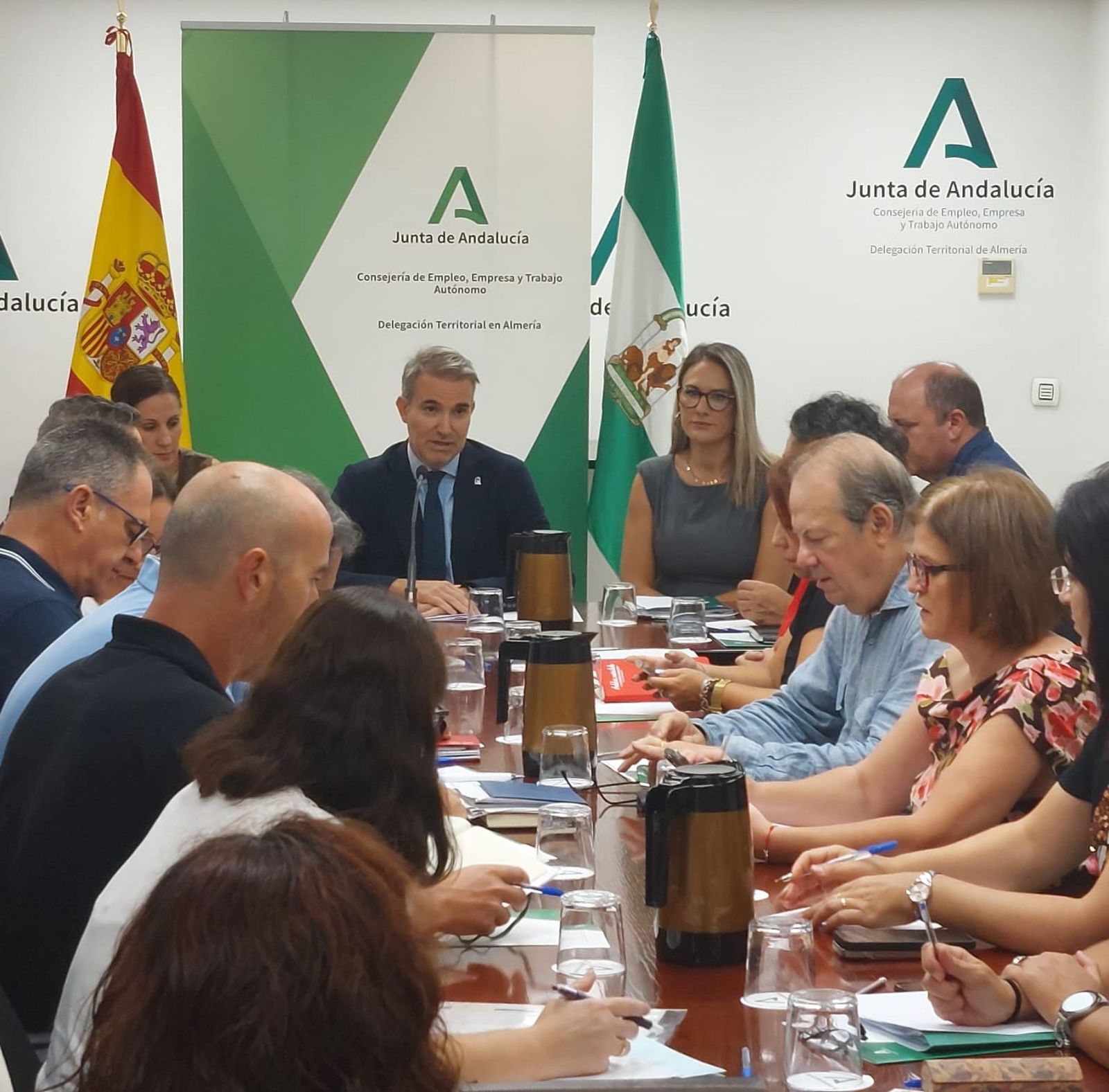 Reunión de la mesa de trabajo.