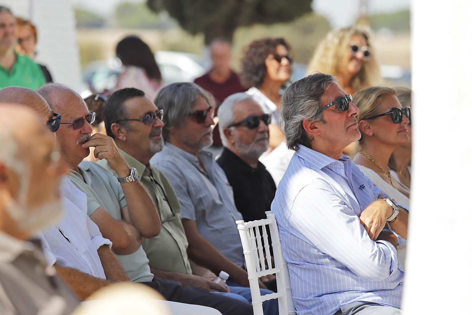 Imágenes del homenaje a Jesús Quintero con el descubrimiento de una escultura de Elías Rodríguez Picón
