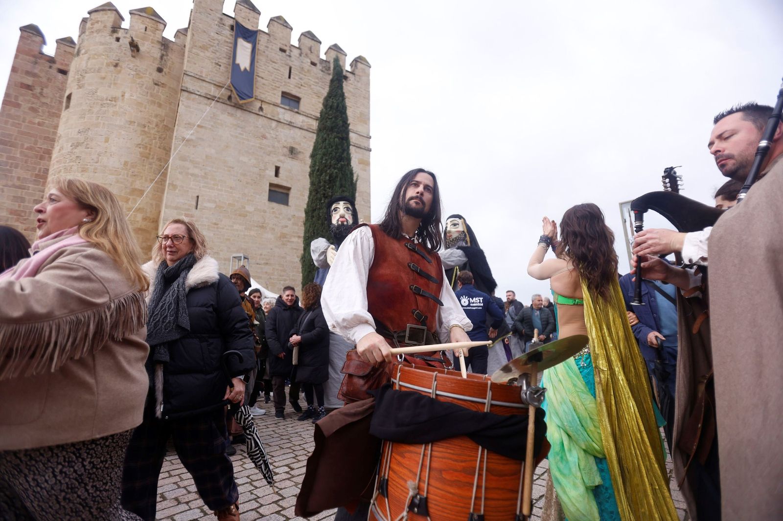 Pasacalles inaugural del Mercado andalusí.