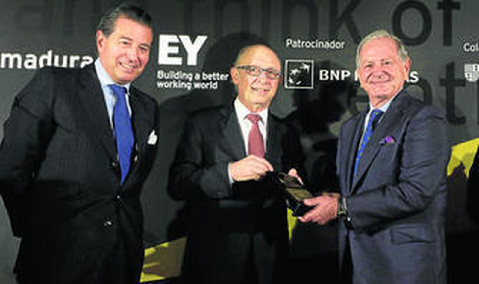 José Pérez Benítez, socio director de EY en Andalucía; Cristóbal Montoro, ministro de Hacienda y Administraciones Públicas; y José Gandía presidente del Grupo Royal.