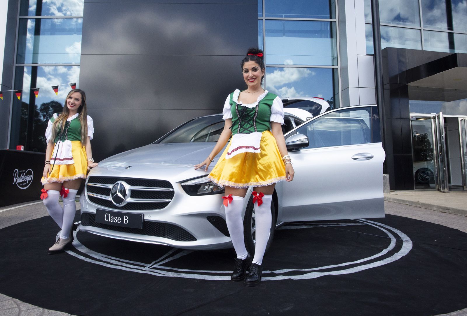 Vea las imágenes de la presentación del nuevo Mercedes Benz clase B