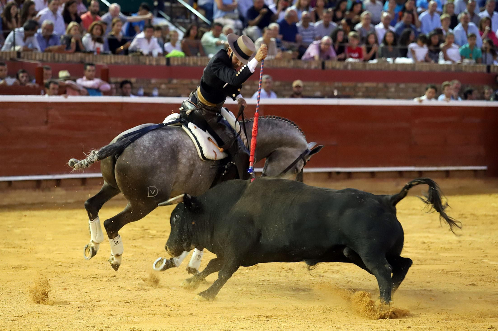 Imágenes de Andrés Romero y Diego Ventura en el rejoneo de la Plaza de Toros La Merced