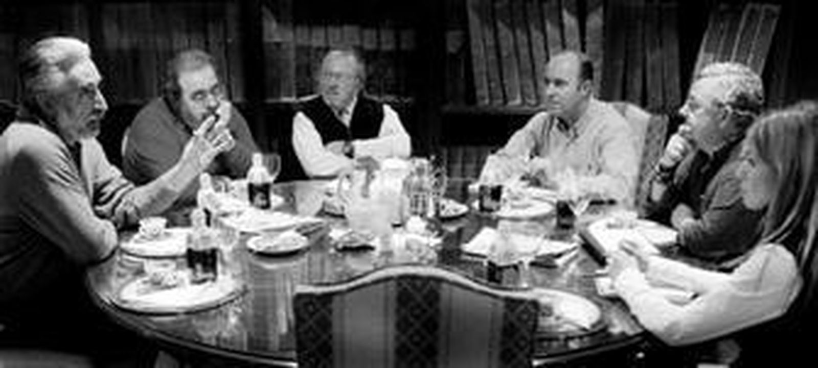 Antonio Fernández Repeto, José Manuel Pérez Moreno y Manuel Rojas, con los periodistas Pedro Espinosa, Manuel Fossati y Beatriz Estévez durante el encuentro en el Diario.