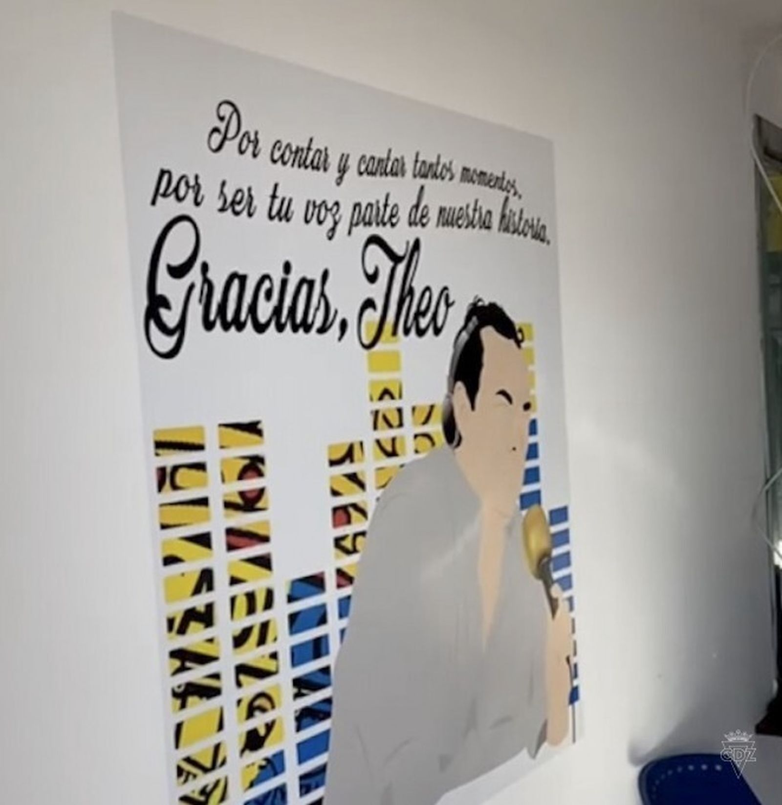 Interior de la cabina que lleva el nombre de Theo Vargas.