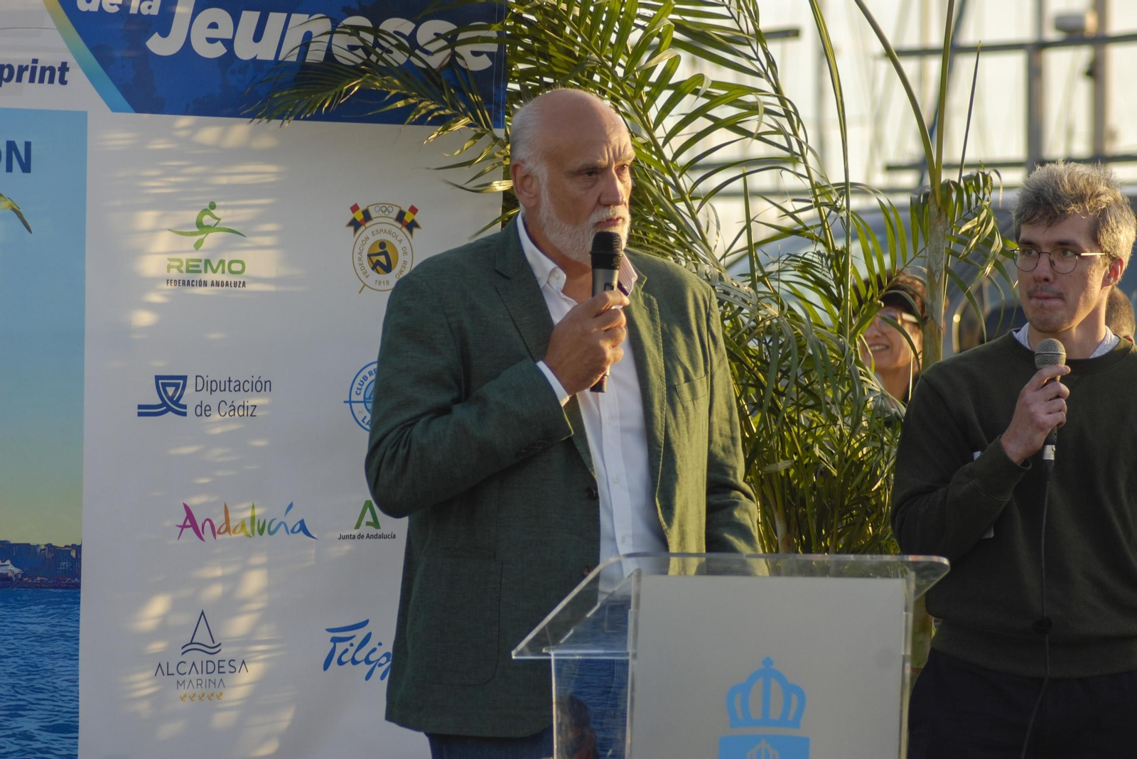 Las fotos del desfile de participantes de la Copa de la Juventud Europea de remo beach sprint de La Línea