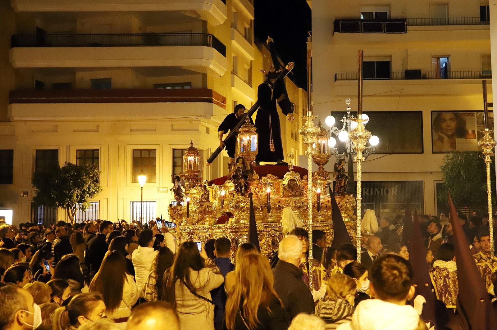 Imágenes del Nazareno en la madrugá de Huelva